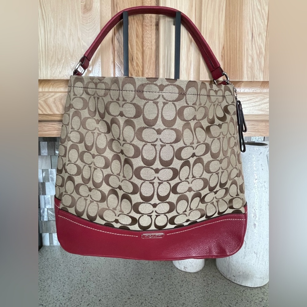 Coach Park Signature Logo Leather Hobo/Bag Deep Red Jacquard F23279